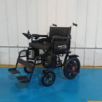 مكلف بالنشر . عربانة ذوي احتياجات خاصة كهربائية للبيع ما مستعملة ولا م...