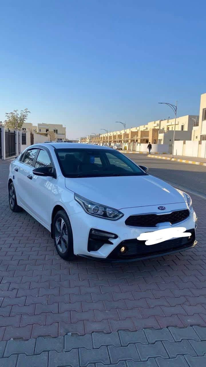 السلام عليكم 
للبيع كيا سيراتو موديل (2019) خليجي مكفوله من الصبغ  وبدون حادث السيارة بوضع الوكالة لون أبيض صدفي رقم سليمانية تحويل مباشر فول مواصفات عده الفتحه

📍محرك 1600 دوش شركة 
📍بصمة 
📍بصمة ابواب 
📍مري شفط 
📍تبريد قطعتين
📍وضعيات قيادة 3
📍فول تحكم 
📍اشاير مري 
📍لد امامي خلفي 
📍حساس امامي خلفي 
📍ويل كب بلادي 5
📍شاشة كامرة 
📍جنطة ذكية تفتح عند الاقتراب 
📍لايت زينون عالي ناصي بلادي 

باقي المواصفات معروفه السياره جاهزة على وضع 
الشركه ماشيه( 83) مكان السياره صلاح الدين (تكريت)
السعر (150 )  للإستفسار (***********)
