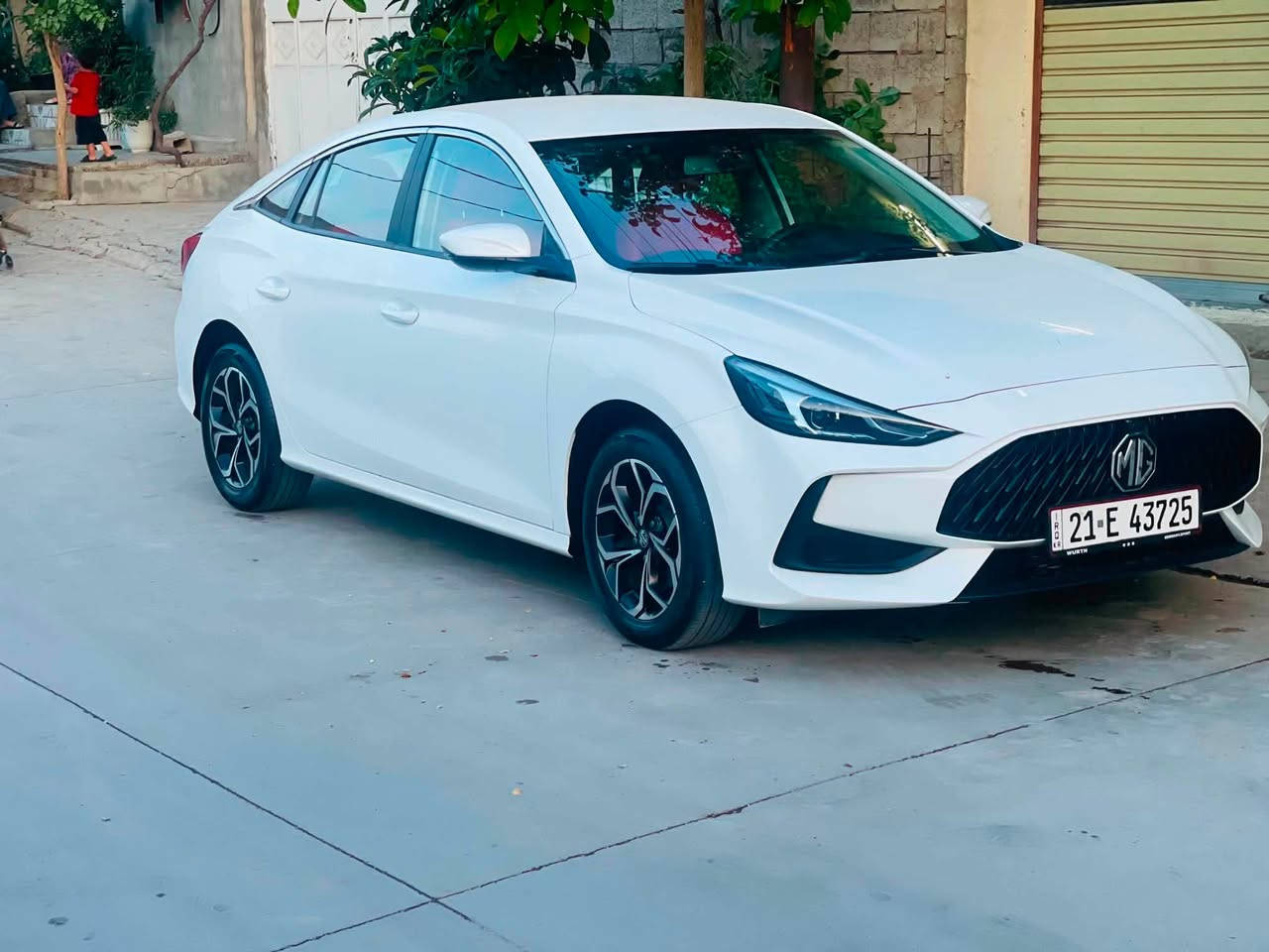 MG JT 2024
بۆ فرۆشتن بئ دەعمو لئدراو 
بئ بۆیاخ بئ چاڵو شوخت 
سەیارەکە مالی دۆستە بیست هەزار ڕۆشتوە
114 گەڵاو ماجال  سەیارەکە فولە بەس سلاید نیە 
***********
