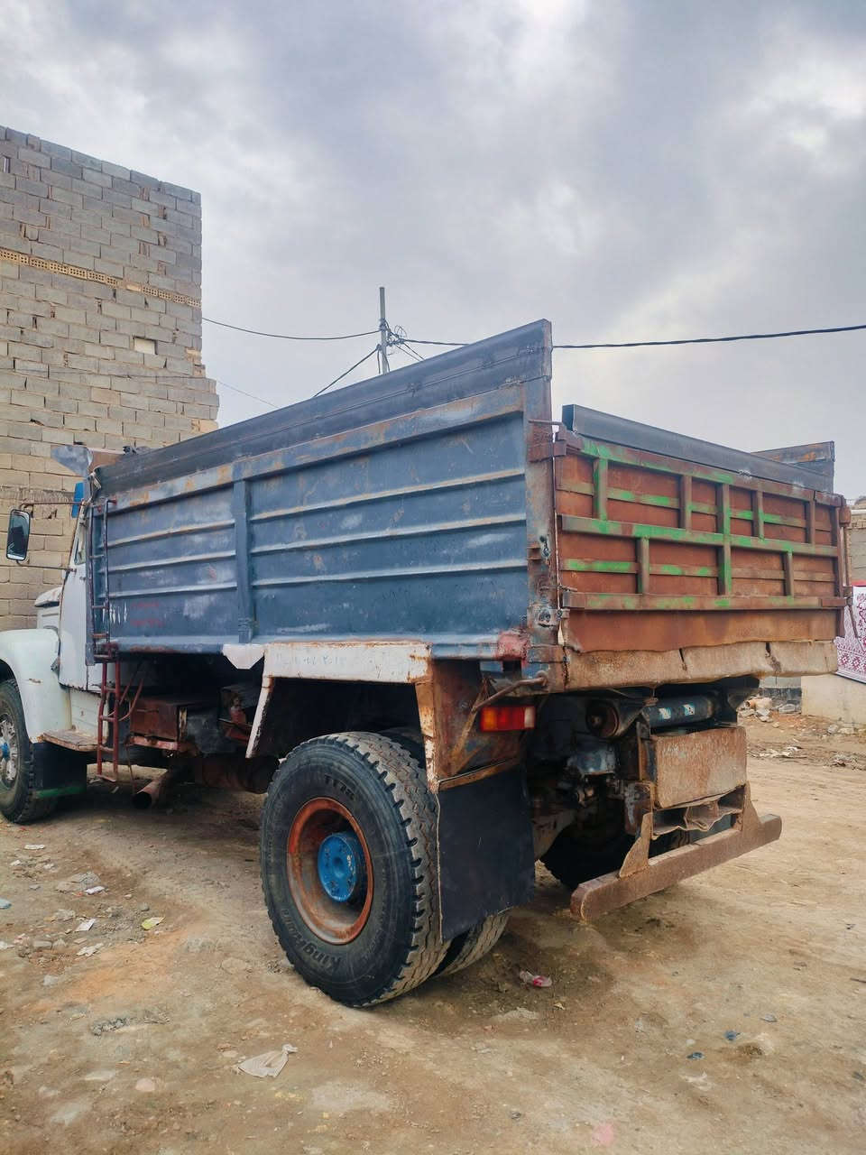 سياره سكانيه 111 لبيع كومت حديد اكسن بايجر وسياره خير من الله تشتغل 5ملاين قفل /
*********** مكاني بكربلاء
