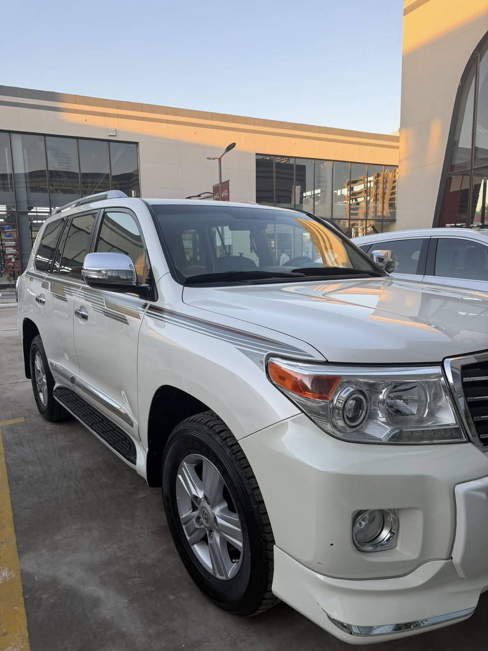 لاندكروز جكسار 2014
سيرفس كامل
تخم تاير دنلوب 2025 جديد مع الويل
دبلات جديد
رولات محرك وقايش جديد
دومشة الغرفة جديد 
دسكات جديد
ماشية 180 حقيقي
رقم اربيل الجديد ب اسمي تحويل او وكالة
***********
سعر 430
