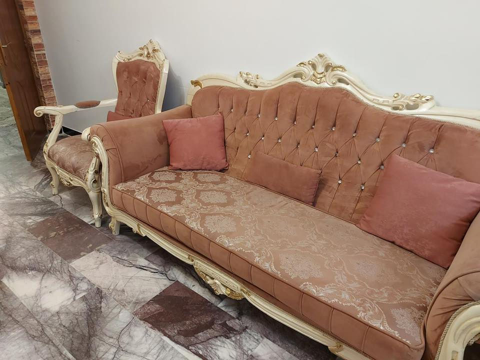 للبيع 
كاونتر ٣ قطع الألمنيوم  من الداخل 
مع  كاونتر سنك كامل  نظيف لا يوجد ضرر فيه 
مع طباخ أربع عيون الضرر فيه فقط مكسوره الحديده الي توصل صونده الغاز بيه
سعر البيع / ٣٥٠الف 
المكان / بغداد - العامريه 
الهاتف / ***********

 للبيع 
تخم رئاسي ملكي 
عشر مقاعد لا يوجد اي ضرر فيه 
سعر البيع /٦٠٠ الف
المكان / بغداد - العامريه 
هاتف / ***********
