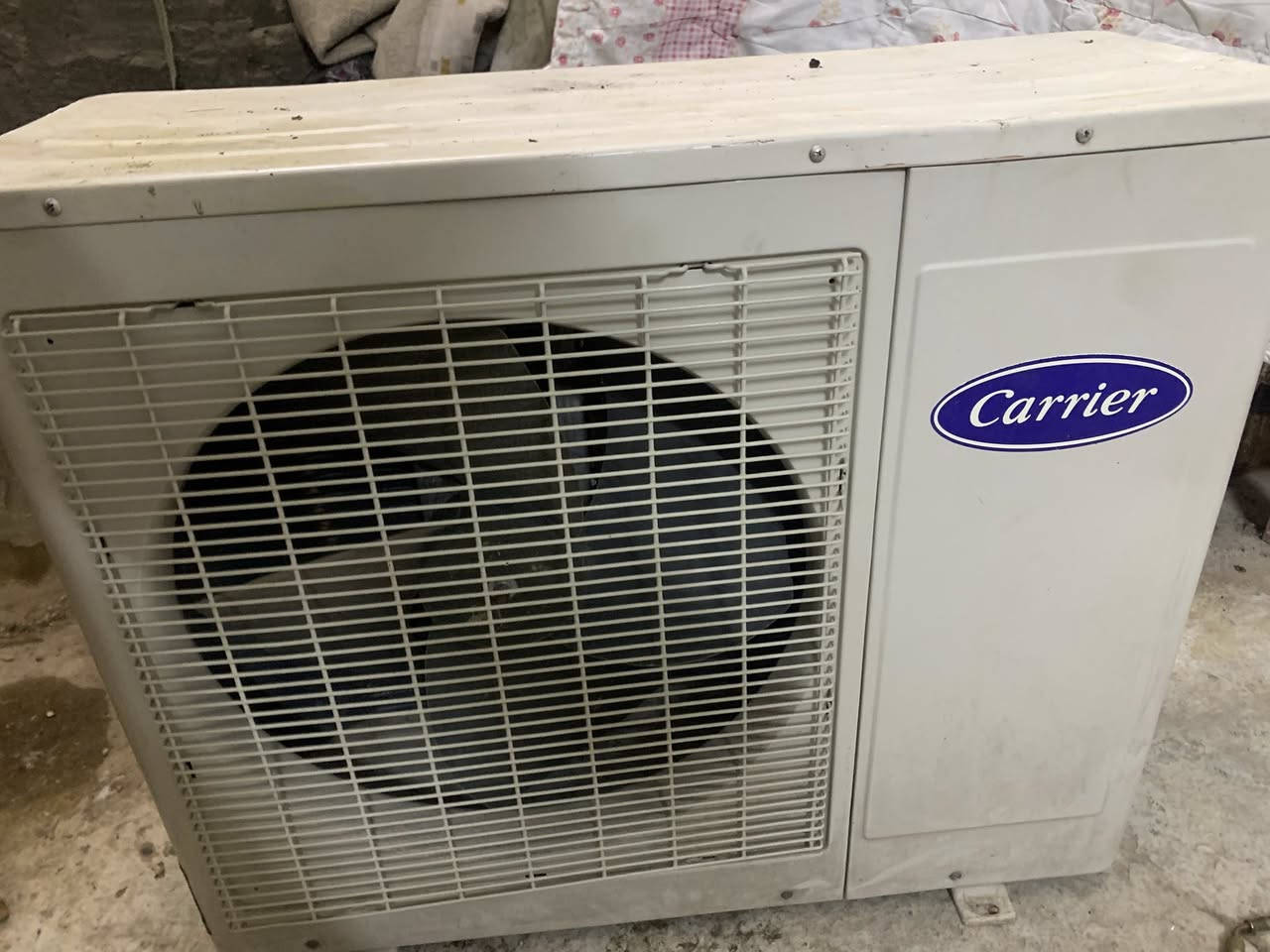 السلام عليكم طن ونص للبيع خارجيه كارير غاز مالته مقفول R22داخليه اوبيرال 225 مكاني كريعات *********** ملاحضه بدون بواري فقط ريمونت وتعلاكه مال داخليه
