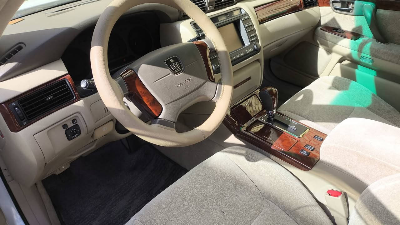 السلام عليكم ملكات عدد اثنين كفاله من الصبغ عراق ويابان ومن الزلغ سيارت دخول جديد مزاد دوله شرط التحويل وحده مرقمه وحده مستلم سنويه وصل ارقام بس تسلم الوصل تستلم لوحات ارقام وحده صدفيه لون واحد 3 دكم محوره تحوير درجه اولى وسام المالكي والدشبول عارف العيساوي وسعره 175 $ والثانيه محزمه لون خضراوي هم 3 دكم تحوير امارات هم حلو تحويره  سعره 170$ سيارات جدد لوك الاتصال على الرقم ***********
