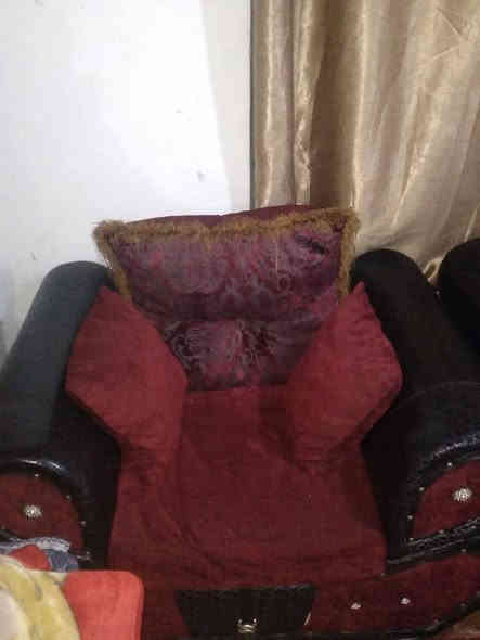 السلام عليكم 
تخم للبيع سعره 150
وميز مال طعام سعره 75

اتصال على هذا الرقم ***********واتساب
