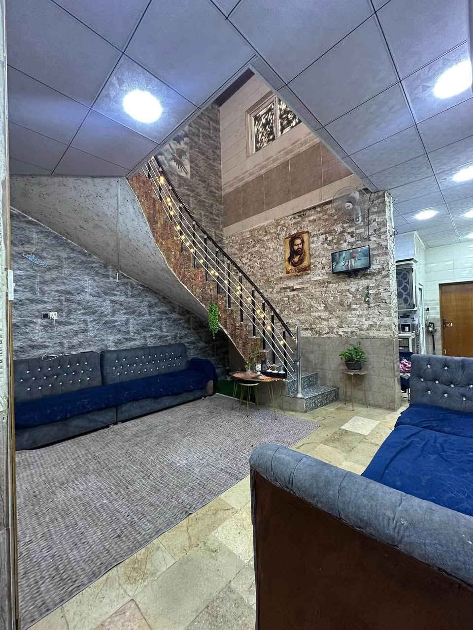 سلام عليكم  

 بيت 100 متر بحي السلام طابق ونص غرفتين بي مكانة شارع المطبات قريب على الشارع العام موقع كلش حلو اريد بيع او مراوس ب200 بالاميرات الثانية موقع قريب بهاء سنتر 

للاستفسار والتواصل ***********
