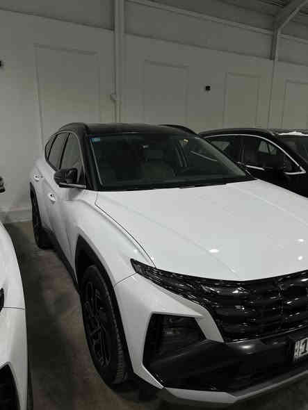 توسان 2025 خليجي تو كلر فول مواصفات 
ماشيه بس 4 الف كيلو بعده بوضع الزيرو 
مكفوله من الصبغ والبارد كفاله عامه 
السياره بصمه تشغيل عن بعد 
تجي بيه بصمتين 
كشن كهرباء 
بردات خلفيه 
صندوق كهرباء
شاشة متصله 
تحكمات ستيرن 
وبعد معروفه مواصفات التوسان الفول
سعره 250 وبيه مجال بسيط حك الجيه 
مكاني بغداد ورقمه بغداد 
رقمي للتواصل ***********
