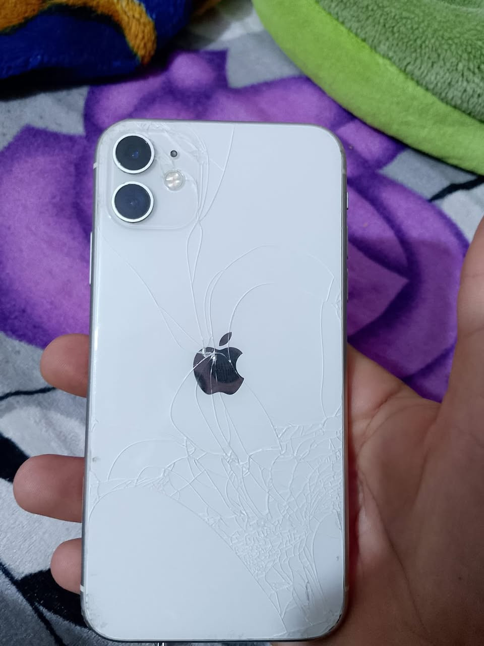 السلام عليكم 11عادي ذاكره128بطاريه 82الجهاز 
مكفول وتر بروف مراوس شعندك نزل


**إذا كنت صاحب هذا الإعلان وتريد حذفه لأي سبب، رجاءا أرسل رسالة إلى الدعم الفني**