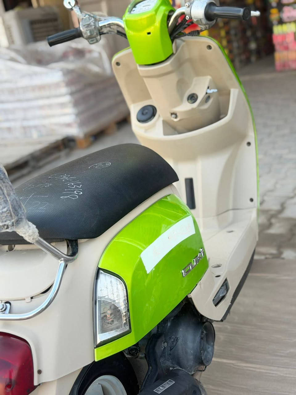 سلام عليكم دراجه بوليس البيع كفاله عامه ورجوكم المو شراي لا يدخل سعره 850 وبيه مجال وهاذا رقمي ***********
مكاني خان النص (حيدريه)
