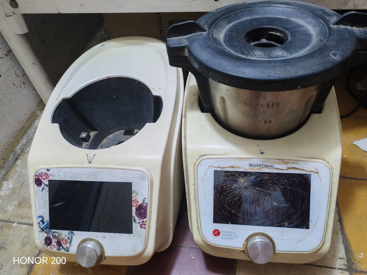 السلام عليكم متاح فرف نضيف وشغال متكون من سبع خانات يعني سبع صواني + مكاين مال حمص بطحينه ثنينهم شغالات ونضاف + جام خانه مال كلشي ترهم مال لفات مال جبس + شواية مال بركر إيطالية
*********** يوجد واتساب
العنوان المحمودية
