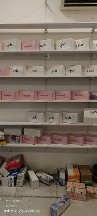 ستان حذاء • رفوف استعمال قليل • سعر مناسب