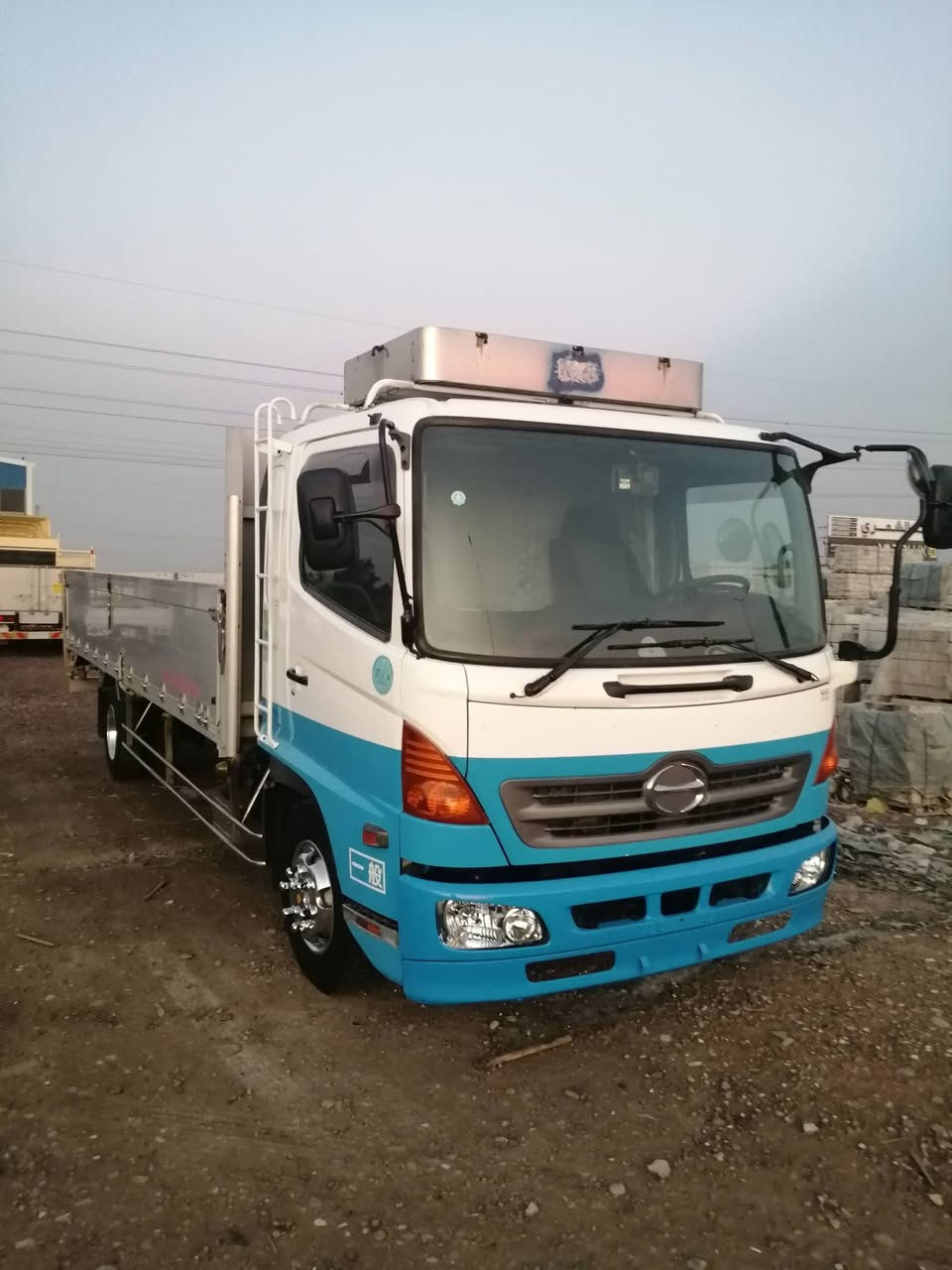 سلام عليكم هينو شيطان للبيع موديل 23 دخول جديد مكينه 6 سوبر طول سته وربع مكفوله العنوان واسط الصويرة ***********
