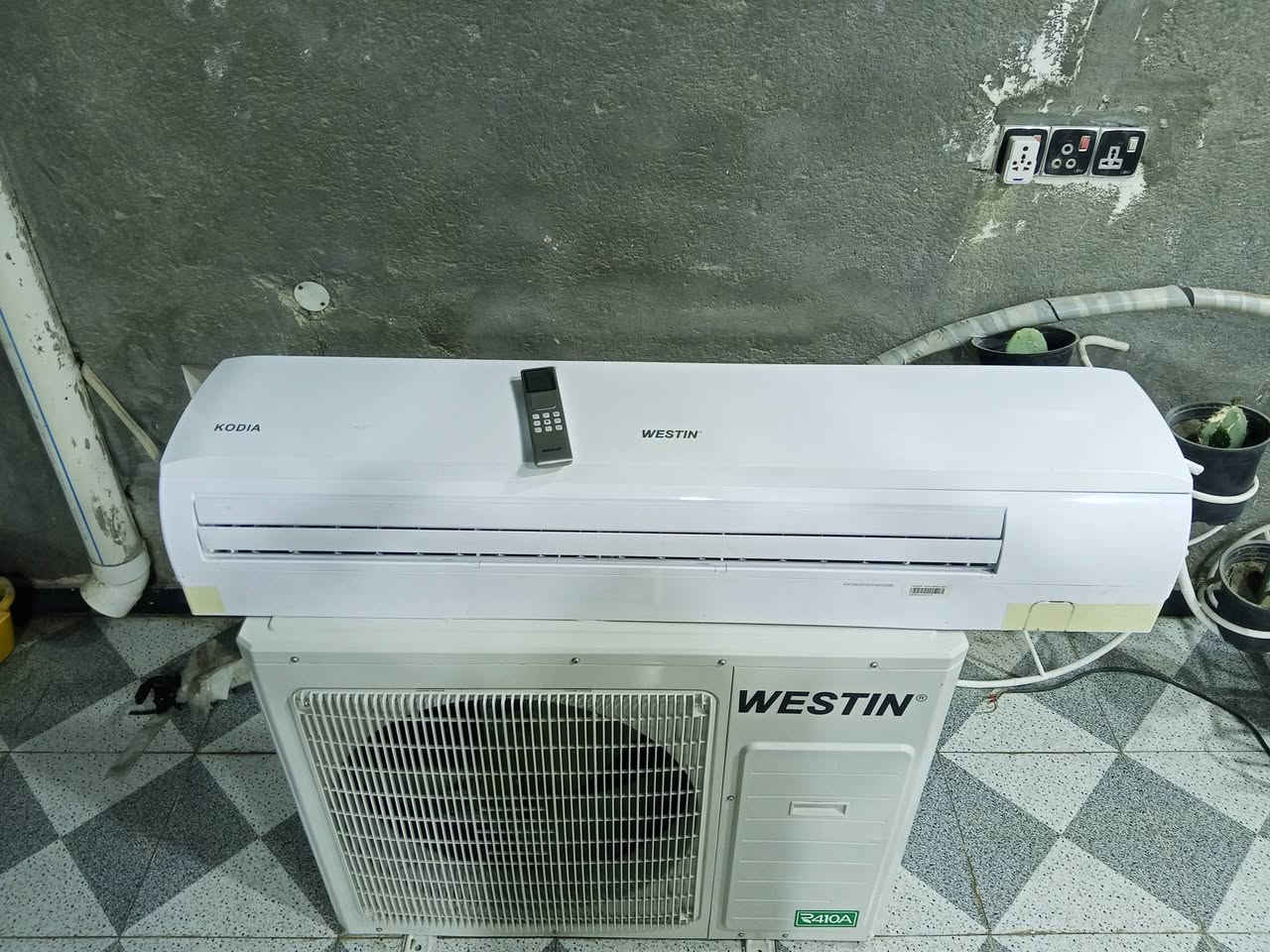 سبلت 3 طن جداري مستخدم شهر ونص بكافتريا وعزلت للاستفسار اتصال ع الرقم ***********
او ع الخاص
