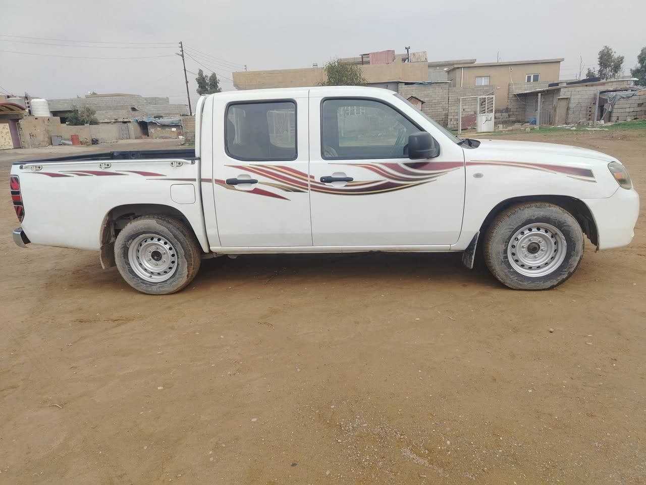 بيكم مازدا 
2013
رقم اربيل باسمي شرط تحويل وكاله
سياره بدون صبغ بيها مكانات بس تقليم يعني خمس مكانت تقليم كارت
جاهزه من كلشي
السياره مكانها موصل بعشيقة
كابون بنزين
تواير جدد
كير مكينه جديد
تبريد تدفئه كلو شغال
كهربائيات كلو شغال

سعر السياره مناسب 90$وبيها مجال بسيط
***********
***********
