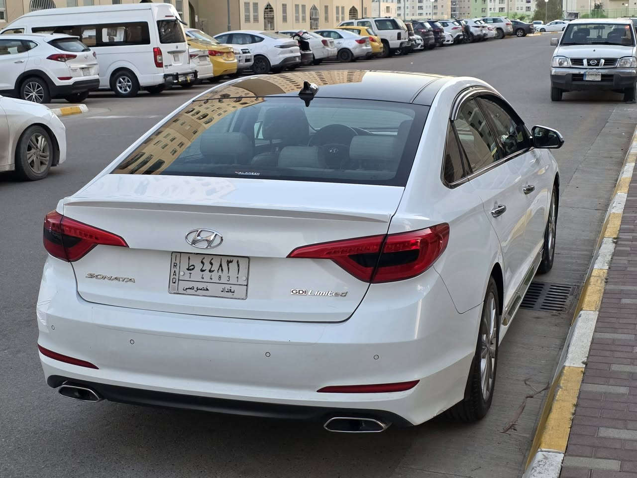 السلام عليكم .
سوناتا وارد امريكي ٢٠١٦ 

المواصفات فول للاخير تجيبلي وحدة بيها شغلة  وحدة مموجودة بسيارتي تاخذها بلاش السيارة

تحديد مسار 

بريك تلقائي

رادار امامي

نقاط عمياء 

كشنات امامية ترحيب وجلد وكهرباء وتدفئة وتبريد وخزن ذاكرة

كشنات خلفية تدفئة 

ستيرن تدفئة 

هاندبريك بصمة

اوتو هولد

بردات خلفية 

بانوراما

تبريد خلفي امامي

زنون بلادي

السيارة بدون صبغ .حادث امامي بنيد مبدل نفس اللون ايرباكات سليمة

دواخل السيارة من شاصي ولغود وكلشي يخص هيكل وشاصي السيارة سليم ومكفول والسليكون مال شركة موجود

سيارة جديدة كلش

السيارة ماشية ٩٦ ألف ميل

موقع السيارة بسماية 

السنوية بأسمي 

السيارة ماناقصها كلشي لاخر حباية  
كتلوكاتها موجودة
بصمتها الاصلية موجودة
كاعيات الشركة موجودة وجديدة

تايرات قبل شهر نشدت من وكالة تاير مول  اندونيسي نوع اكسليرا انتاج ٢٥ 

للتواصل ومعرفة السعر يمكنكك الاتصال واتساب او على الرقم ***********
