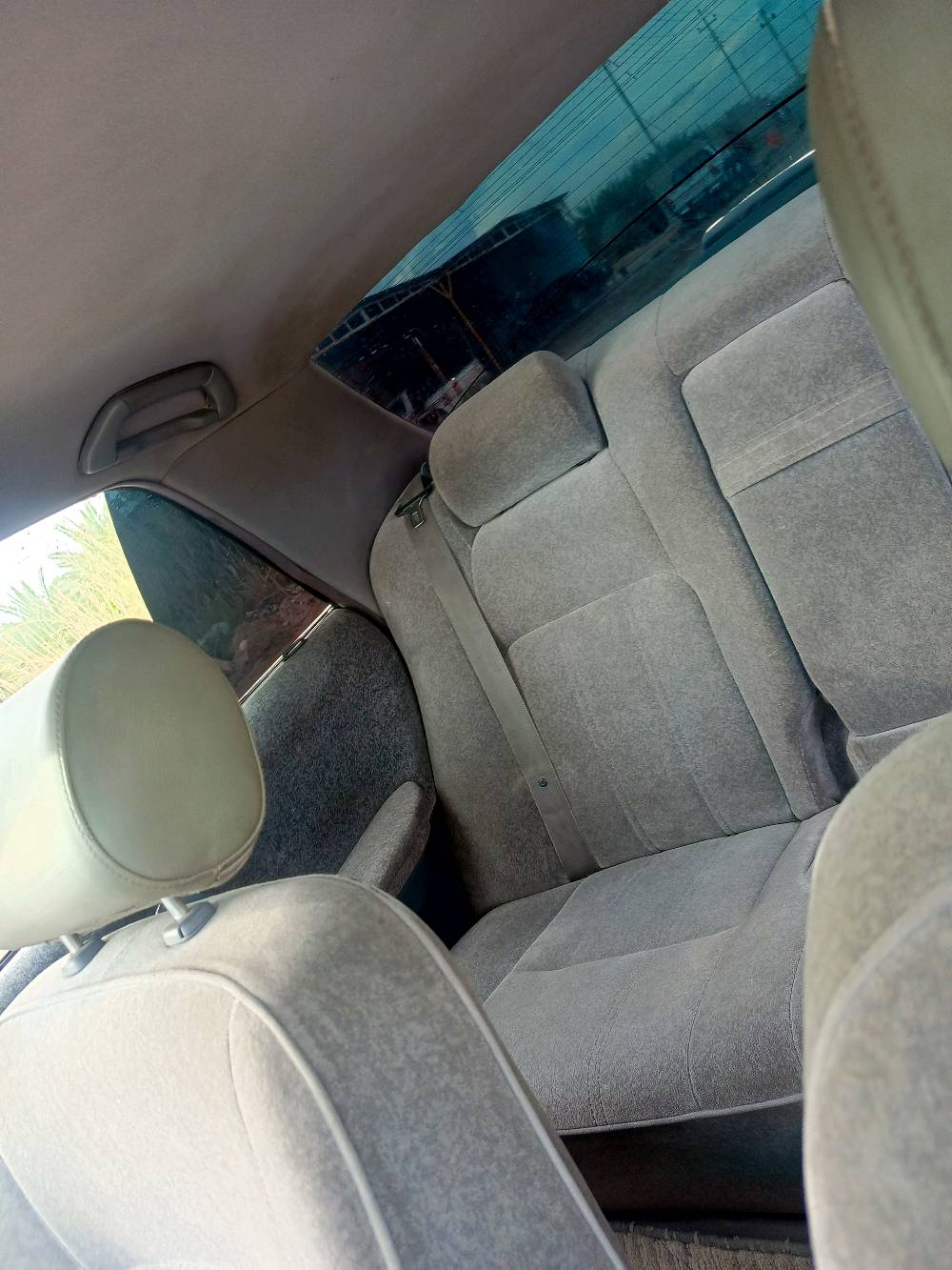 راس الثور فلات موديل 96 رقم بصره دولي باسمي شرط التحويل مكفوله من الكص والنقل والوصوليات كرستال اصل الايت ابو عيون مشط جديد كاردن جديد محرك في في تي 2500 بيها معجون بالباب خلف السائق الإطار مالته البدي 
البصرة قضاء الدير 
90 وبيها مجال