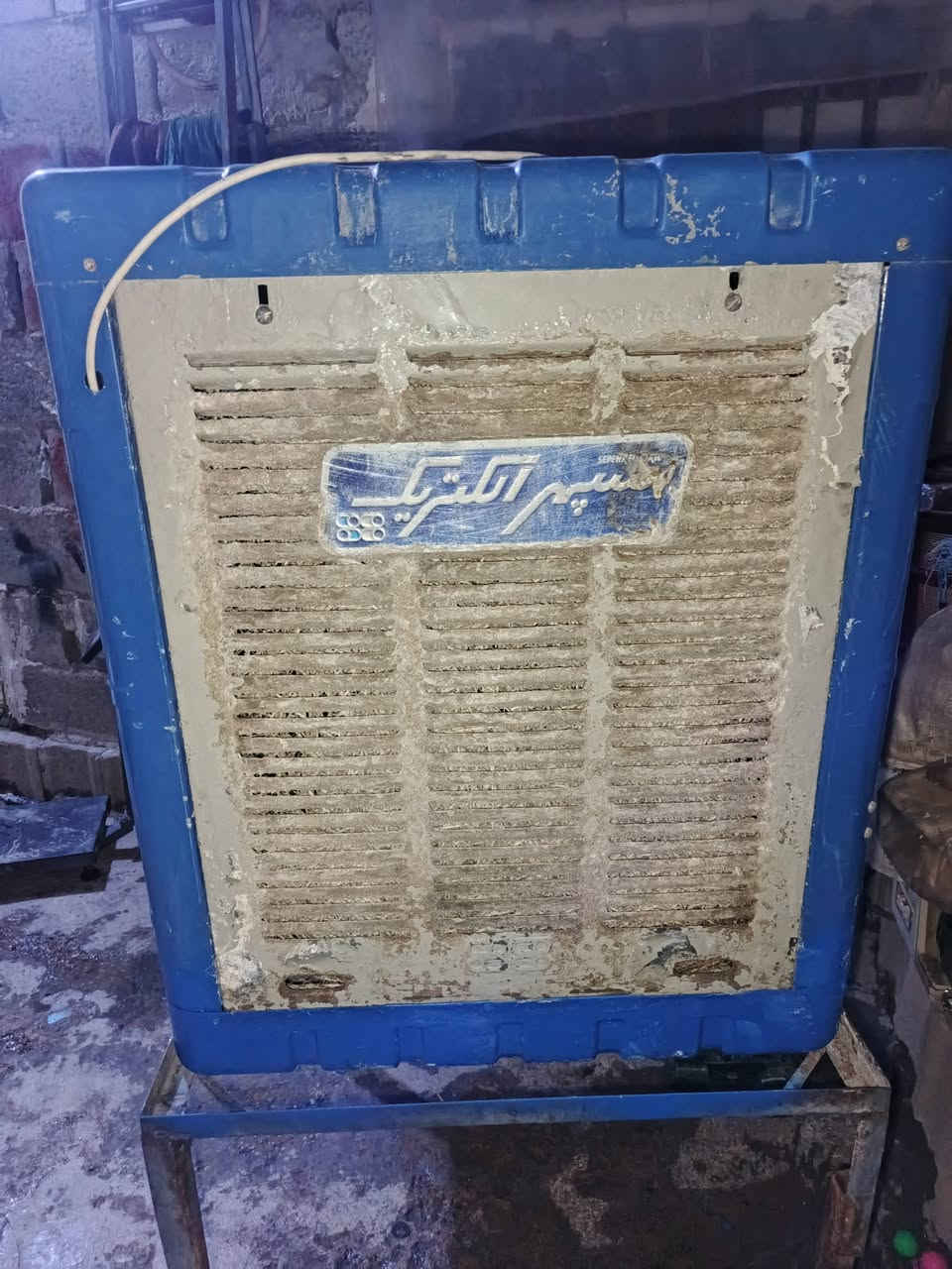 السلام عليكم مبرده فول شغال نظافه فول 100% ماطور نحاس سرعتين مال بيت نظيفه سعر 100, النوعيه سوف اصلي فول
***********
