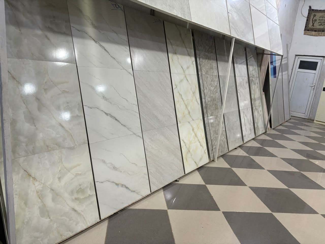 للبيع : السيراميك راقي كلش السعر جوه السوك....
العنوان : خانقين.. قرب جامع مصطفى بك فرع ندافين
للاستفسار  : ***********
