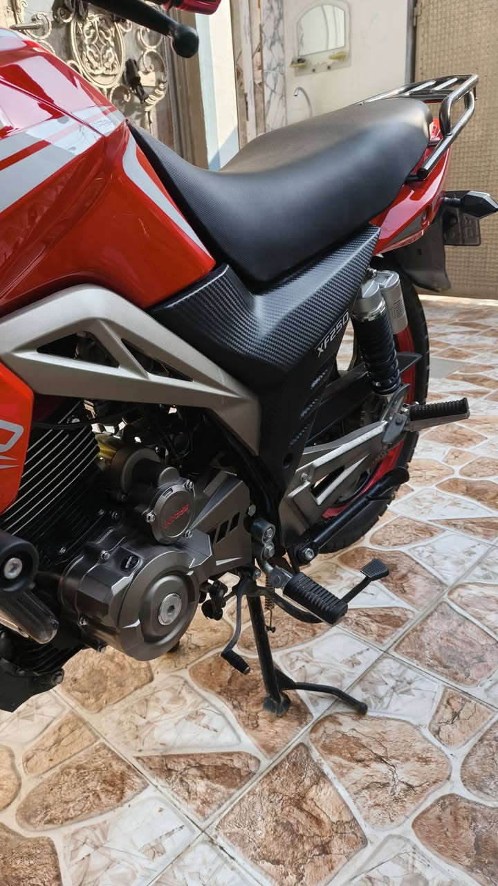 شايننك نفس الـ RK نفس الغراض دراجة مرقمه بسمي رقم ديالى (6) گير نضيفة كلش ماشية 7الف فقط بعدهة زيرو 
موديل 2023 دراجة تخبل سعرهة مليونين قفل 

***********
