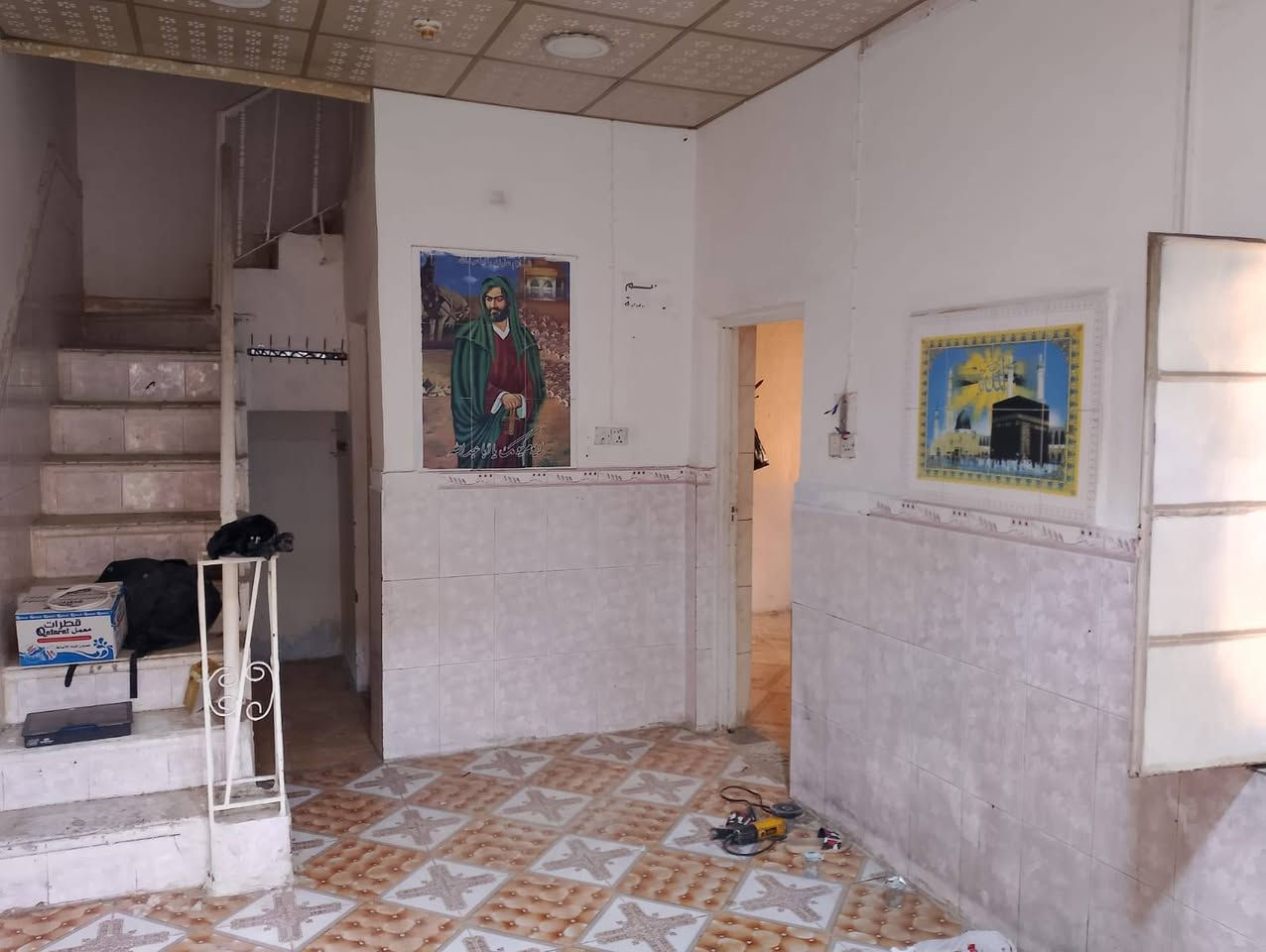 بيت للايجار في الجمهوريه إيجار ٤٥٠ وبي مجال  للاستفسار الاتصال على الرقم ***********
