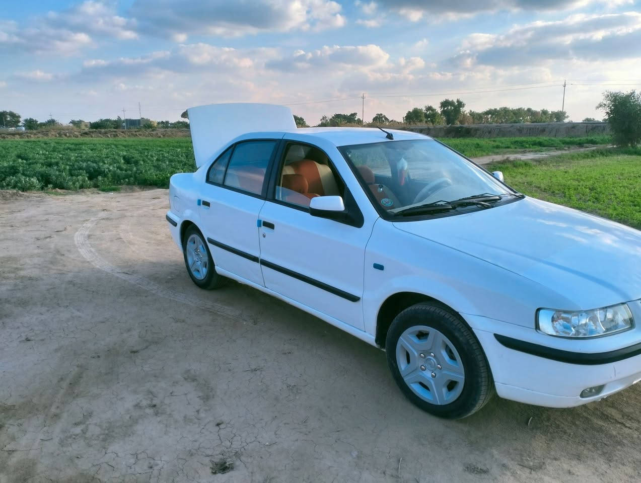 سلام عليكم سمند  للبيع مكفوله موديل 10 
عنوان ميسان قضاء كميت رقم ميسان 
السعر 44 وبيها مجال***********
