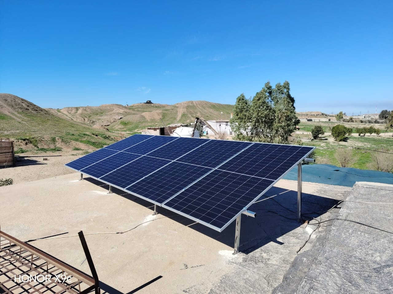 تم بفضل الله تجهيز وتنصيب  منظومة طاقة شمسية
#لمنزل_الأخ(#صلاح_الرياشي)
#كركوك
مكونات المنظومة:
🔵5 الواح ذات وجهين وكفاءة عالية
🔵 بطارية 10 كيلوواط ماركة Qs
 🔵انفيرتر  5.6 كيلوواط ماركة Srne

مكتب هاني شاكر السلطان للطاقة الشمسية 
الحويجة #ناحية الرياض
هاني   ***********
ظافر ‏ ‪0780 680 4046‬‏
رعد ‏  ‪0782 496 9996‬‏
