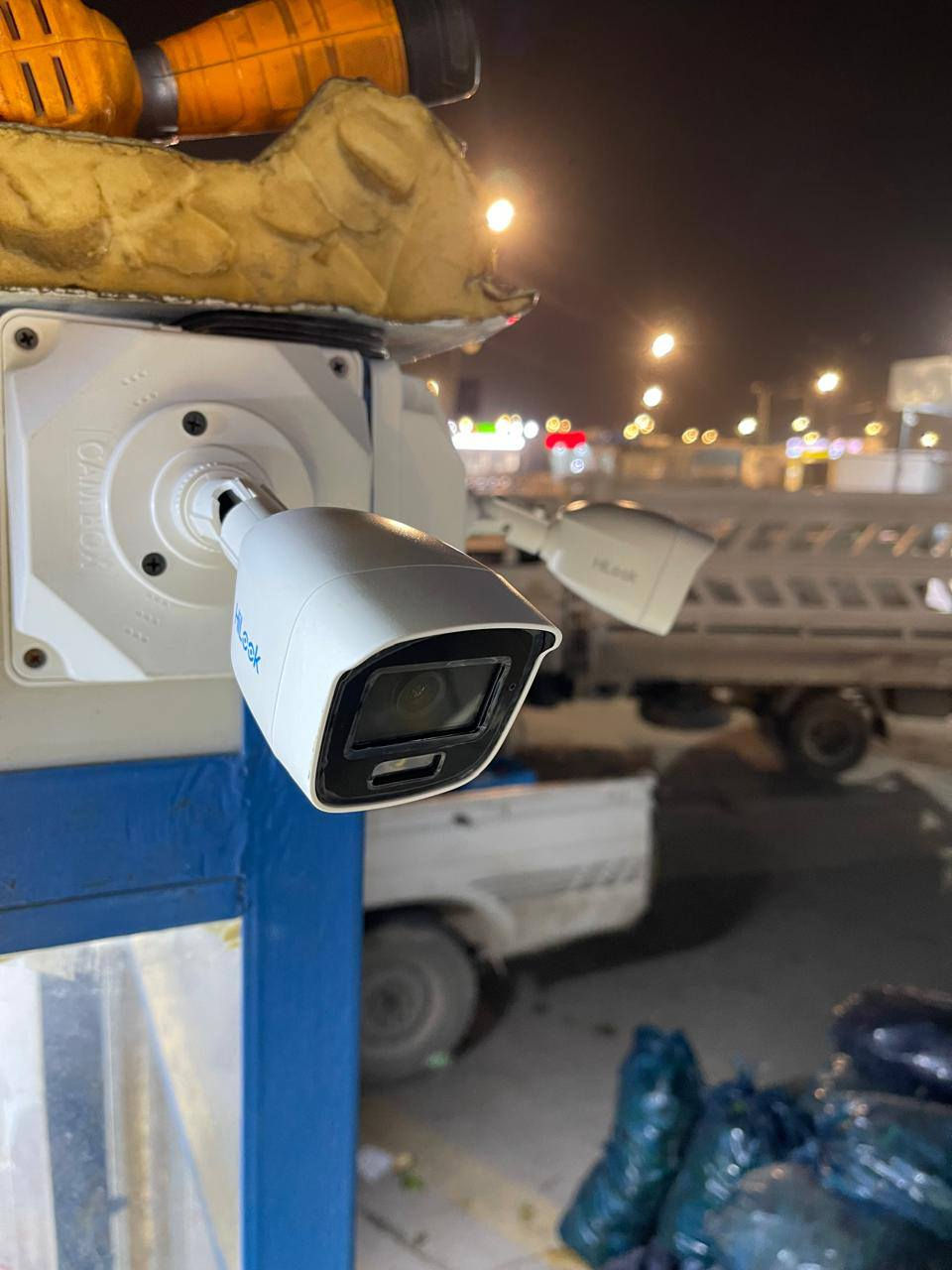 تم على بركه الله 
تم تجهيزوتنصيب كامرات مراقبه نوع هايلوك  2ميكا تنصيب 4كامرات 
العنوان:العلوة كرفان الحسابات 
من ماركة هايلوك العالمية من تجميع أصلي 
تتضمن 
✅كاميرات 4 ماركة هايلوك العالمية
✅جهاز DVR
✅دبل افلاش ليزرية
✅كامرات فول كلر صوت 
✅اسلاك  امتار
✅ربط الكامرات بالموبايل 
✅شاشه فول HD
✅ضمان في العمل لمده سنة
✅الكاميرات من ماركة هايلوك العالمية  اصلي 
✅ تم تجهيز وتنصيب من مركز الامان الموقع حي النداء بدايه شارع المجمعات 
ملاحظه:جميع الاجهزة والكامرات ضمان لمده سنة
للطلب او الاستفسار:
#واتساب: ***********/
            ***********
العنوان :النجف الاشرف شارع المجمعات مقابل سوق النجف للعقار
