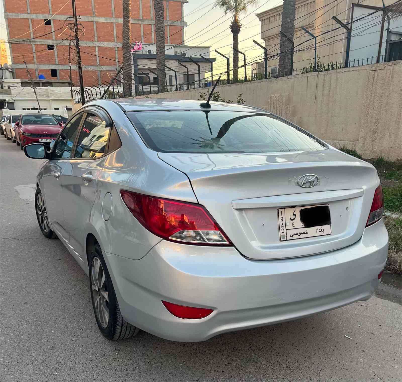 اكسنت ١٧ 
محرك ١٦٠٠ أمريكي 
ماشي ٩٤ 
سياؤه حلوه او ممتعوبه او كلشي اموضح بلسونار سعره 90 اوبيه مجال رقم تلفون ***********
