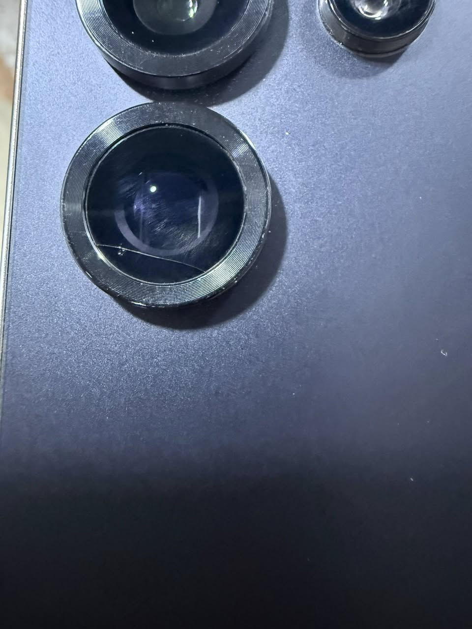 السلام عليكم S25 الترا نظيف جدًا وبعده بالضمان بي هذني  ممبينات ولا مأثرات اطلاقًا على  الجهاز لان زلغ رقمي ***********
