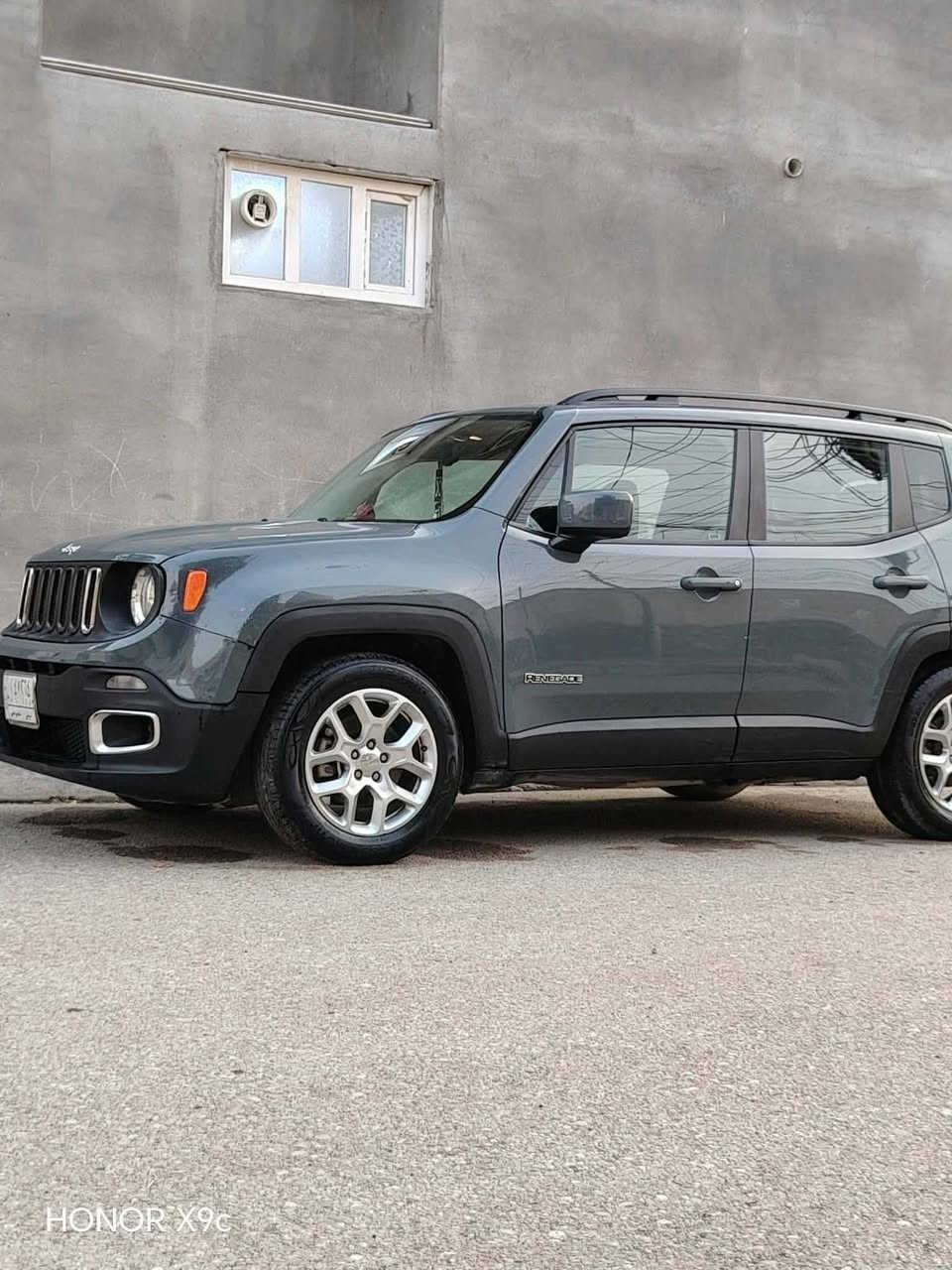 سلام عليكم جيب للبيع 2016 ماشيه 140 امريكي سونار كدامك مكلف بل نشر ***********
