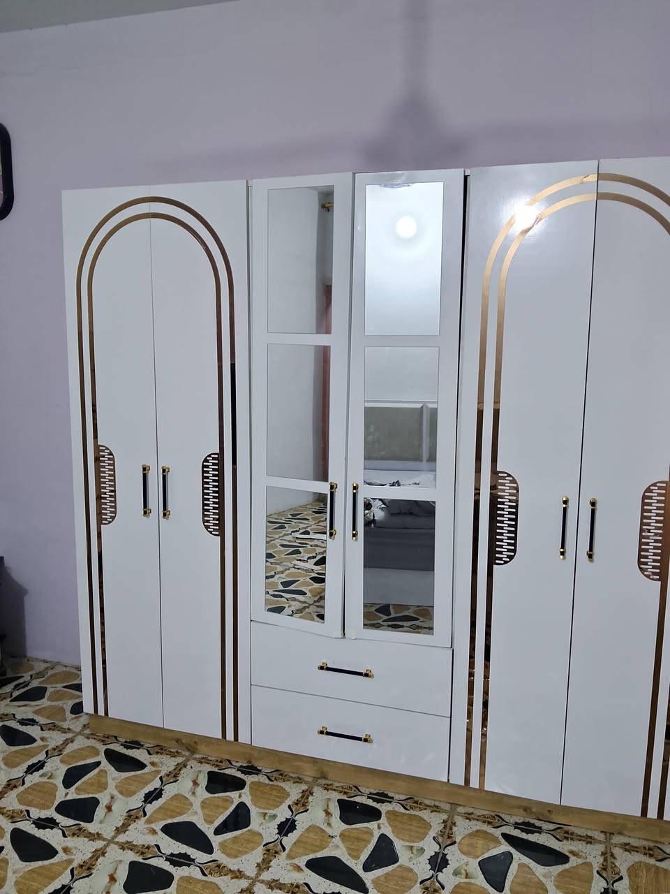 للبيع تواصل وات ساب *********** السعر 500 بيها مجال
