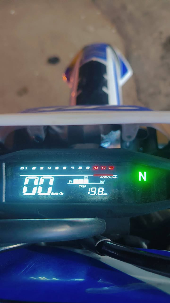 سلام عليكم 
للبيع 
CR-X
موديل 2025
مكينا 350cc
دراجه صفر كيلو متر جديده طك كارتون 
 شلعه معدل خير من الله 
دراجه أول ثاني ثالث تعليك 
سرعتها 200
دراجه حلوه وجديده 
بغداد الاعضميه 
ليحب يستفسر ***********
