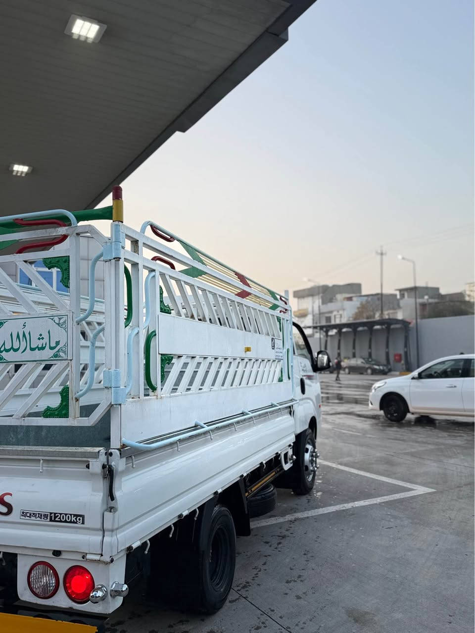 ‎سەرەتا بەناوی خوای گەورەو مهیرەبان کیا ٤٠٠٠ هەزاری سۆپەری کامل مەسرەف گیر عادی  براوەی دوبەی مۆدیل٢٠١٧ بیلاد بە بەگۆ٧   گیرە تازە داخلل بوە ٥ دوگەمەی فول  فولە ( .گەرمی بەسراوە.بریکی بەسراوە کوشن هیتەر.ئاوینە گوی بەرخ.ئاوینە کارەبای.کوشنی رۆنە. کوشنی هەوایە.قوفل مەرکەزی.سەلاجەیە.کامیرەیە.حاسەیە ) پیشی بیلادە نەگۆراوە ٦تایەی تازەیە ناو بۆدی تیگیراوە   بۆدی سفرە  گیرو مەکینەو ئەکسلی بەشەرتی ١٠ فیتەر مالی دۆستە ٩٠  وەرەقەو ماعامەلە*********** السليمانية, العراق
