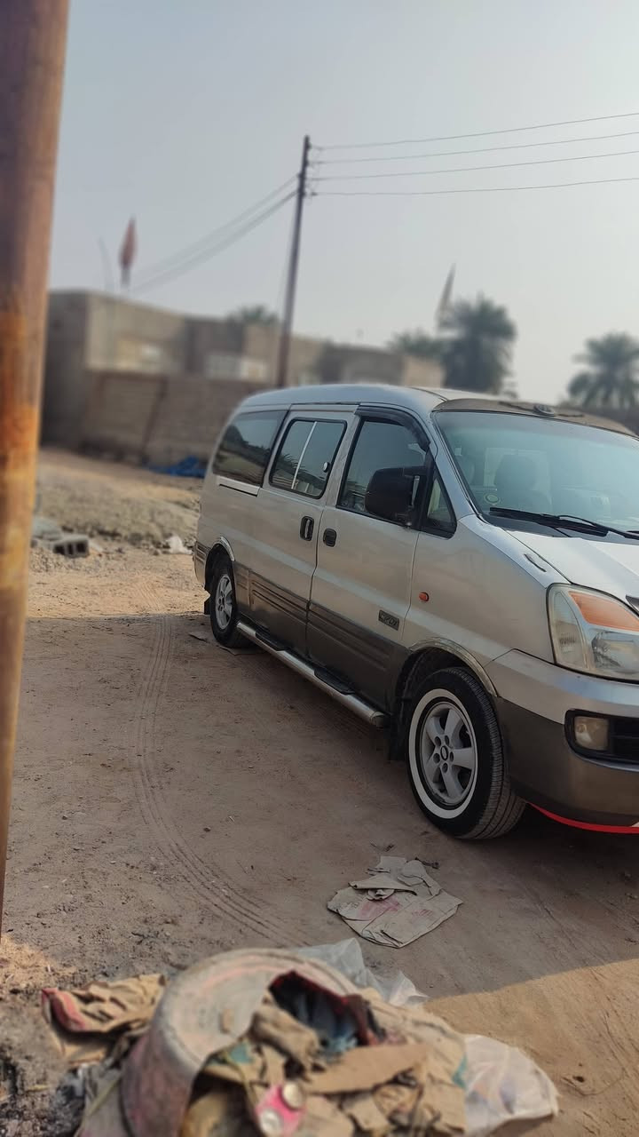 السلام عليكم ستاركس 2007 للببيع مسكر اوتو ررقم بصره انكليزي مححرك كير اكسل. كفاله سياره خاليه من الضربه فقط صبغ بلصفحه اليمنه السياره بسمي تبريد شغال السعر 75 قفل مكاني بصره رقم الهاتف ***********
