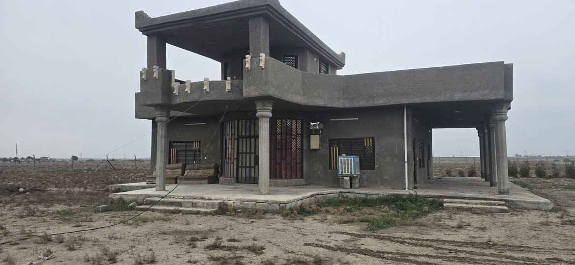 السلام عليكم
بيت مساحته اكثر من 200 متر كامل وبناء حديث ومرتب
ابيع مساحه جوا حسب الطلب من نص دونم ل10 دوانم سند 25
تحويل في طابو المحموديه الموقع صخريجه /ناحية الرشيد
سعر البيت ويا دونم 150 وقابل للتفاوض 
***********
***********
