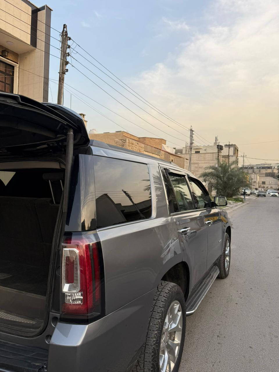 السلام عليكم جمسي يوكن مواصفات SLT موديل 2020 الضرر جاملغ خلفي السيارة جديدة اي نقص مابيها السعر 21800$مكان السيارة بغداد المنصور***********
