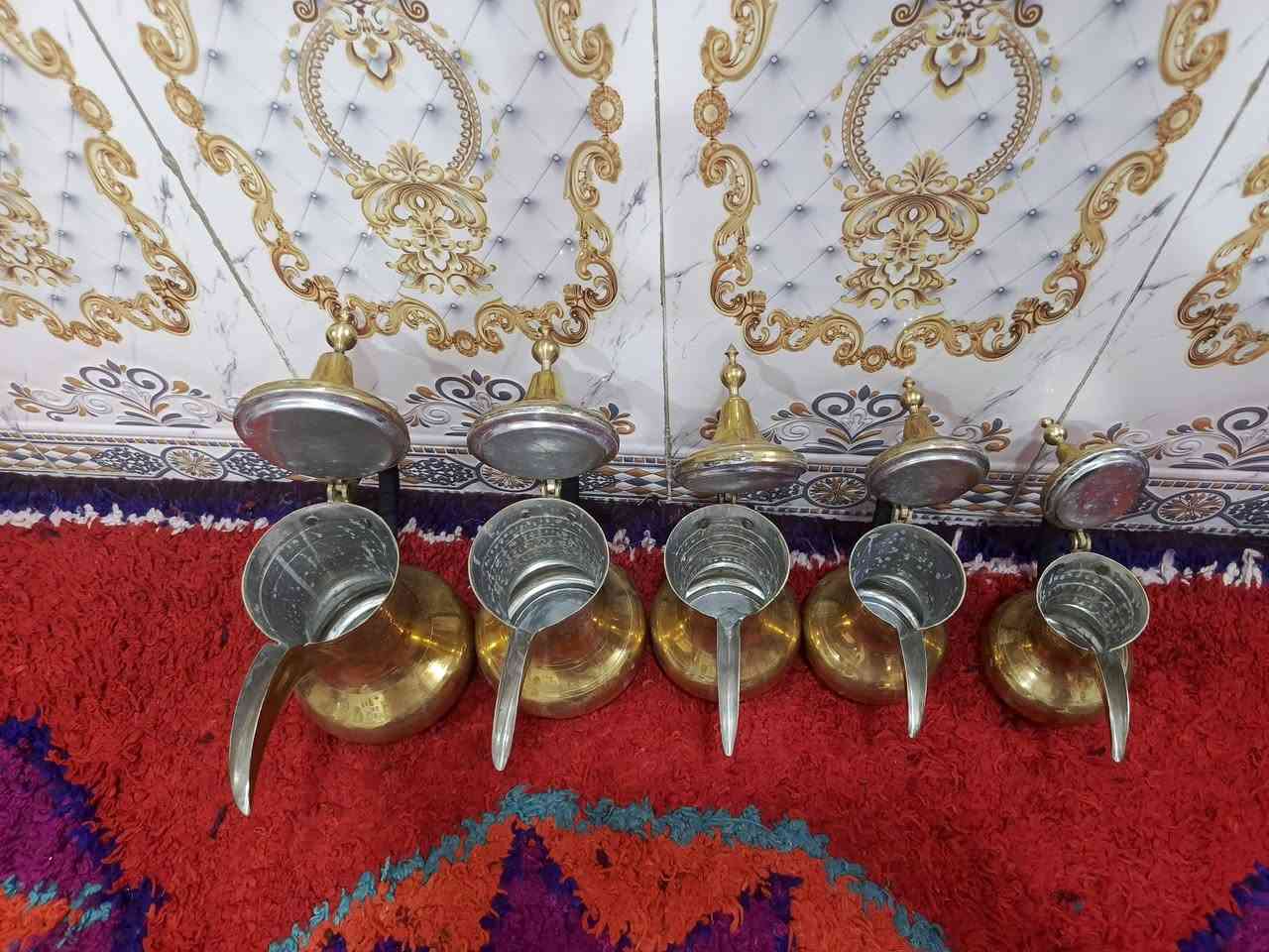 سيت دلال حمصي صنع سوري قياس 31 29 27 24 23 للستفسار اتصل *********** يوجد توصيل
