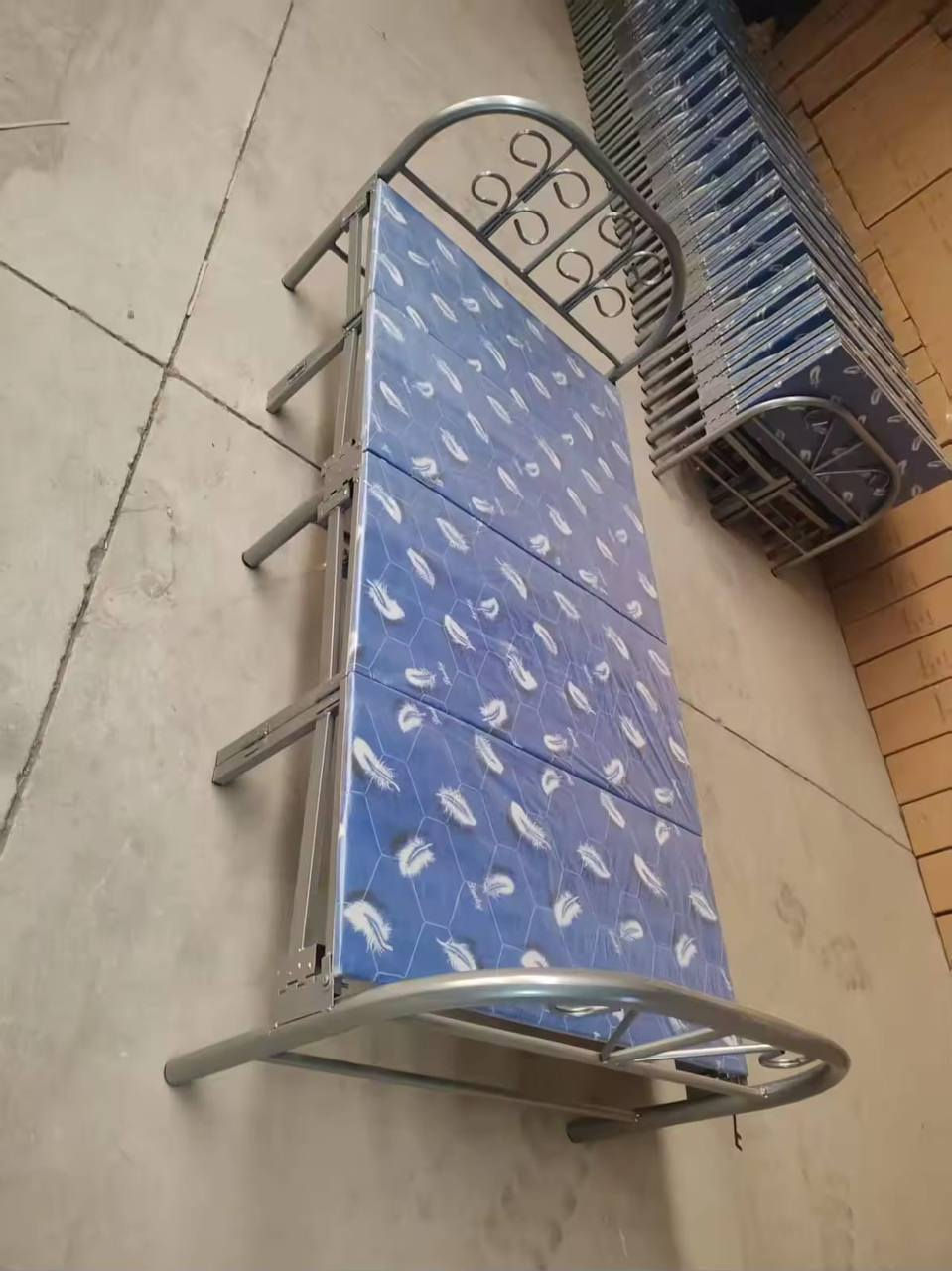 سرير يطبك نوعيه ممتازه 💯
يتحمل وزان ثقيله جدا 💯 
منشأ تركي 😍🇹🇷 

للحجز والاستفسار يمكنك مراسلتنا على الصفحه الرئيسيه 
وايضا يمكنك لاتصال واتساب او تصال هاتفي 📞📞
رقم الهاتف ***********

توجد خدمه توصيل كافه محافظات العراق 🚛🚛🚛🚛
