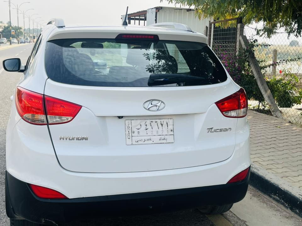 السلام عليكم
توسان 2012 خليجي 
كفاله عامه عده شبر كارت 
رقم بغداد باسمي تحويل مباشر 
ماشيه166
محرك 2000 مبدل كازكيت
سياره جاهزه متصرف عليها كلشي 
العنوان : صلاح الدين بلد  
السونار مرفق بالصور 
***********
سعر145 وبيها مجال
