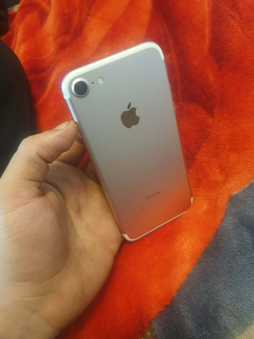 ايفون ٧ عادي ١٢٨ بطاريه ٧٠ ممبدل بي اي شي مكفول كله شغال بصمه سريعه كلشي مابي مكاني كاظمية ١٠٠ الف
