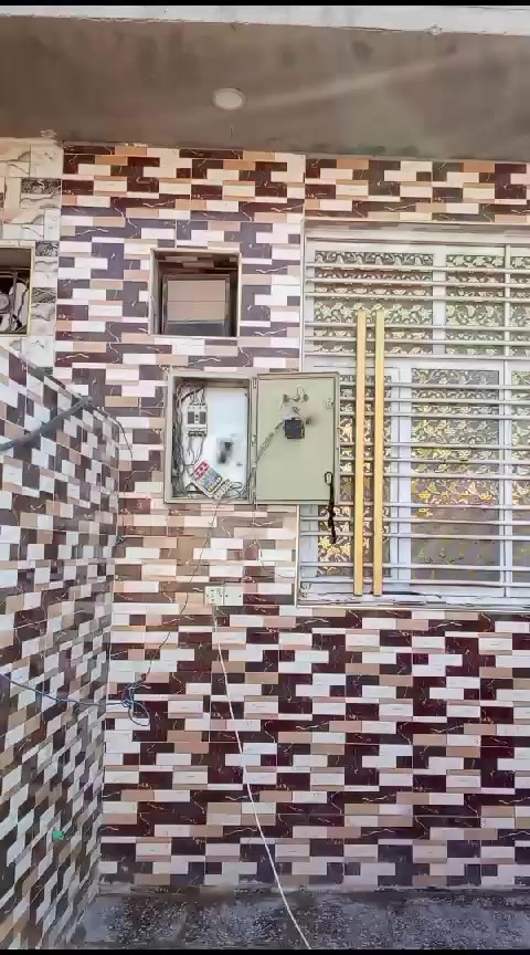 الدار للبيع مساحته 200 متر ابيعه بالاقصاد مقدمة  50والباقي 35 بالشهر500 الف الاتصال ع هذا الرقم ***********
