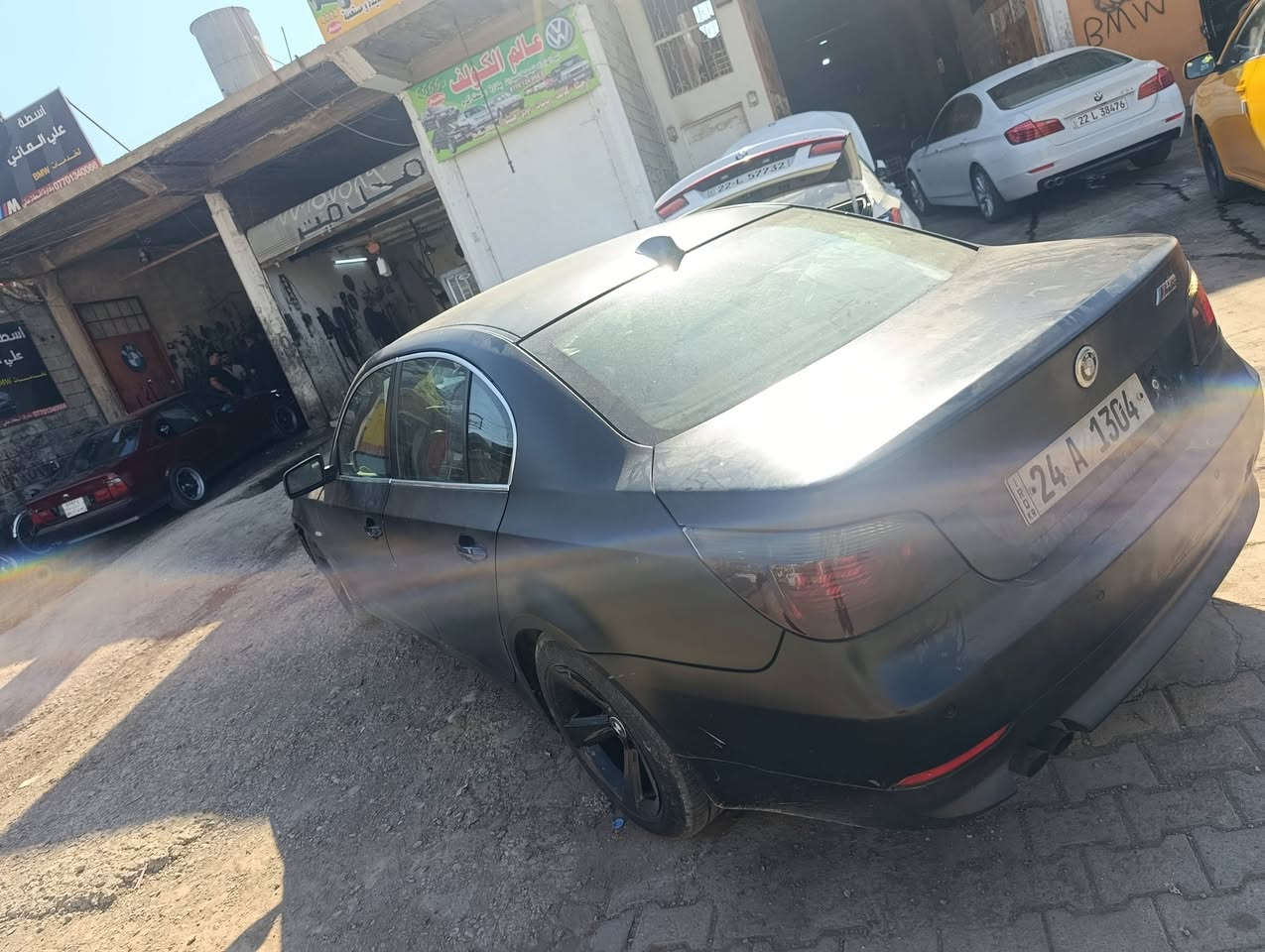 السلام عليكم 
بي ام E60 2007 
حجم 525 كاز N57
مكان كركوك مستعجل عل بيعه 
مواصفاتها معروفه فول بس مو سلايت 
مصبوغه طافي عام بدون حادث شرط 
تمخم تاير وصدر خلفي امامي جديد
باتري جديد
سياره جاهزه شغاله وين ماتريد روح بيها
تبريد شغال سياقتها اتخبل ناعمه 
فقط بيها شوي دخان ماعؤف شنو خللها ماعندي مجال لان عندي بناء 
السعر 75 بي مجال بلاش سعرها
رقم تلفون ***********
