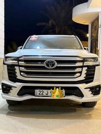 للبيع لاندكروز 2024 VXR  ساز ام الضمان    تون تيربو داخل احمر ثلاثه شا...