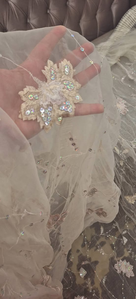 للبيع بردات قطعتين لون حني خامه ثقيلة جدا عرض ٤ أمتار وارتفاع ٣ أمتار.. وياه انطيكم هديه اوركنزا ٤ أمتار..المكان بغداد ويوجد توصيل لكل مكان


**إذا كنت صاحب هذا الإعلان وتريد حذفه لأي سبب، رجاءا أرسل رسالة إلى الدعم الفني**