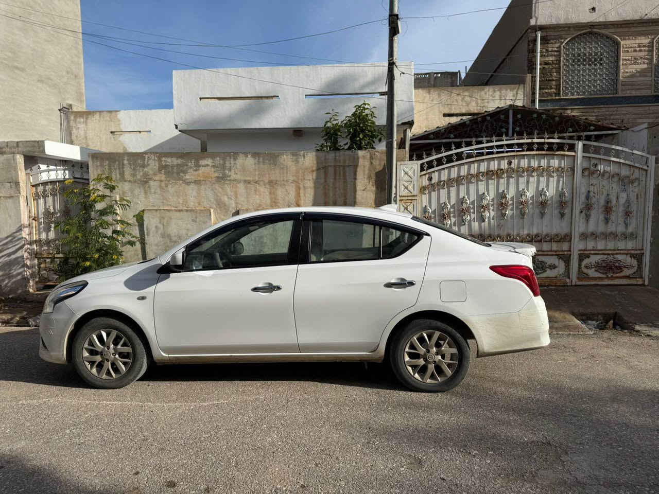 سلام عليكم 
نيسان صني للبيع 
موديل ٢٠٢٤ 
ويل كروم
يدة نيكل
٤ جامات كهربائي
تبريد قطعتين
جناح بلادي
داخل اصفر 
سياره ماشي ٤٠ الف كيلو متر 
بدون صبغ بدون رصعات بدون شخط مكفوله كفاله عامه مكان سياره كركوك
سعر ١٢٧ ورقه وبي مجال
*********** كركوك, العراق
