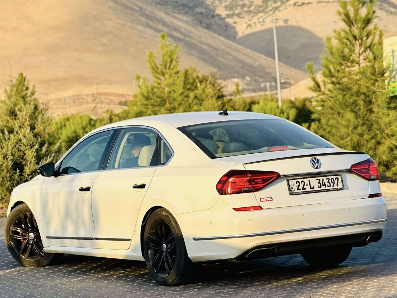 سلام عليكم 
WV PASSAT SEL PREMIUM V6 
موديل 2018 
سيارة فول فول مواصفات 
ماشي 76 الف 
جامرلغ امامي سائق صبغ 
حساس ٣٦٠ 
اوتو بارك 
كشنات امامي كهرباء 
كامل كشنات جلد و تدفئة 
تبريد قطعتين 
رقم شاصي 
1VWCM7A30JC017283
واتساب *********** 
سعر ١٧٥
