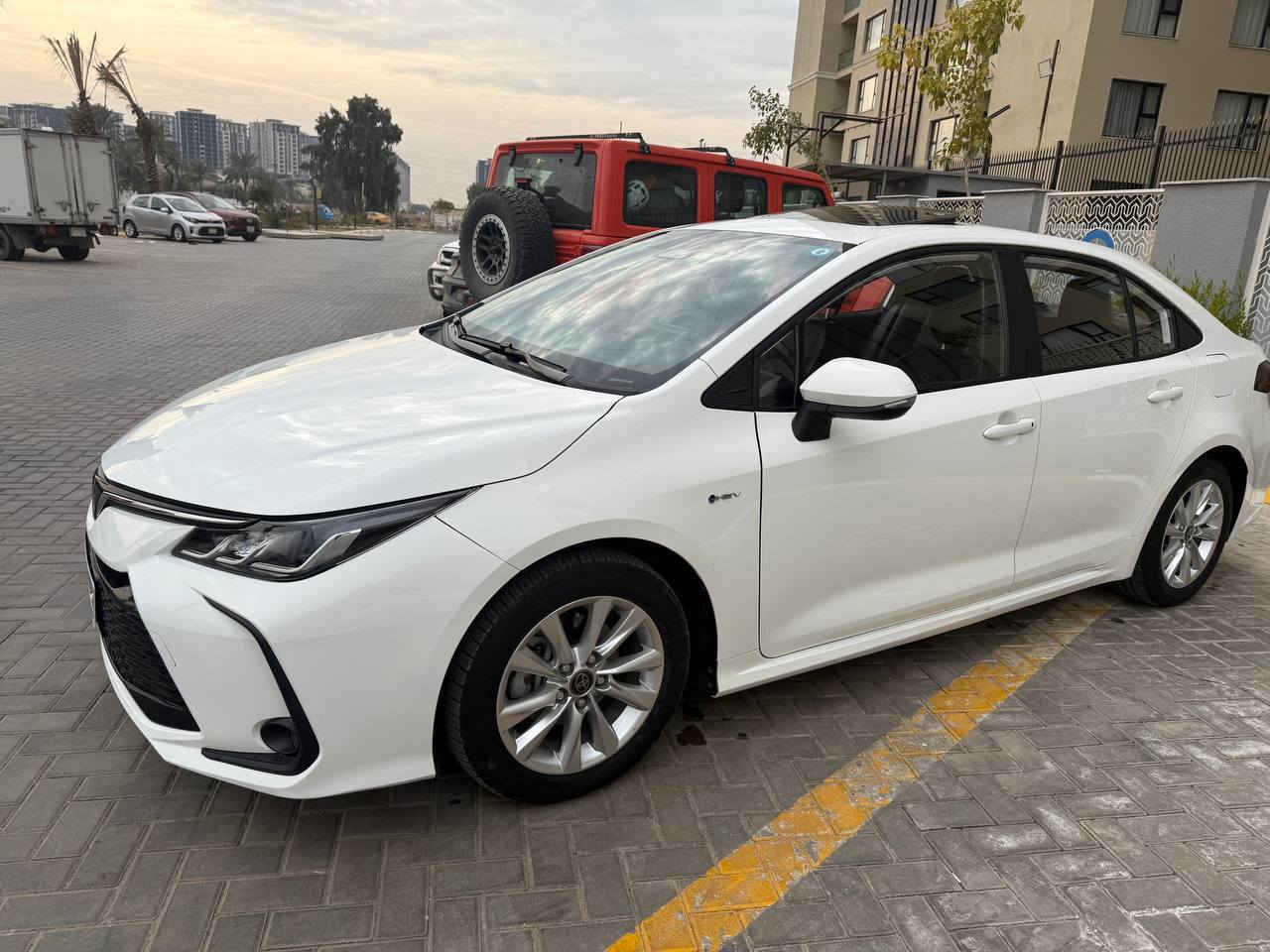 🧿السلام عليكم للبيع تيوتا كورلا 2024 فول مواصفات🧿

      🌍 السيارة شكل الخليجي محرك هايبرد🌎

 🚧رقم بغداد مكفولة من الصبغ وبارد والتبديل 🚧

             ⚠️ماشية 54.000 وقابل للزيادة⚠️

      السعر المطلوب 149 ورقة وبيها مجال بسيط 

🔴🟠🔴🟠🔴🟠🟠🟠🟠🔴🟠🔴🟠🔴🟠

               🌐🌐مواصفات السيارة 🌐🌐
1.بصمة
2.شاشة كبيرة
3.فتحة سقف 
4.ويل كب 
6.اشاير بالمري
7.كروز سرعة
8.تحكم ستيرن
9.حساس ضغط الاطارات
10.لايت زنون
11.بك لايت لد
12.نضام ترحيب
13.محرك 1800
14.Aux
15.Bluetooth
16.Usb
17.Gbs
18.كشنات جلد بلادي
19.رادار
20.قطعتين تبريد
21.درايف مود ثلاث وضعيات للقيادة
(Eco-Sport-Contort)
22.بصمة ابواب
23.كامرة دوارة

●○ملاحظة جميع المذكور اعلاه بلادي شركة اصلي○●

للاستفسار اكثر الاتصال على الارقام أدناه⬇️

***********📞 بغداد, العراق
