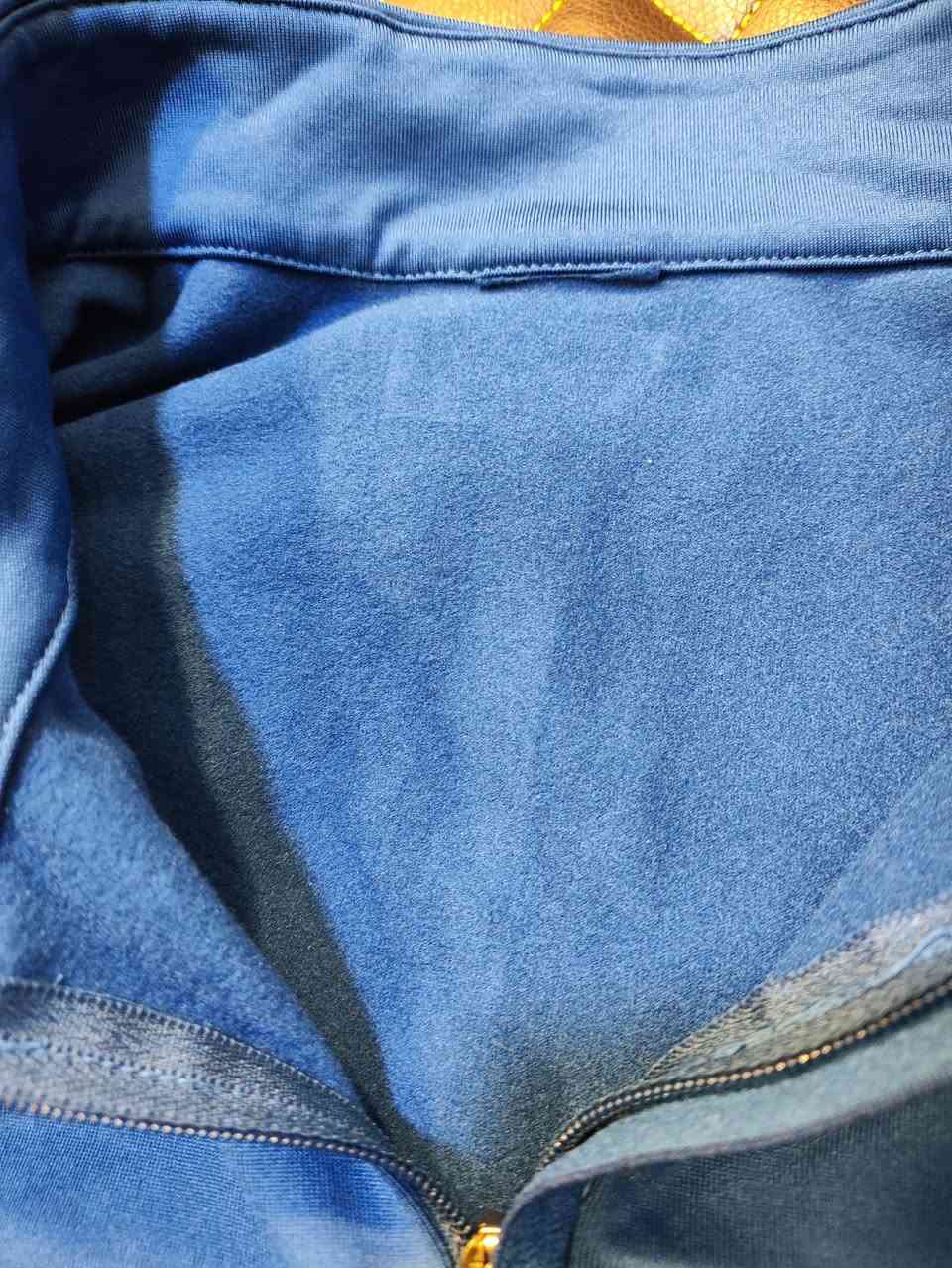 Kalenji ✔️✔️
باله اوريجنال 100%
نظافة تامة 100%
XL-L القياس 
62cm عرض الصدر 
70cm الطول 
يتوفر توصيل 6 الاف لجميع محافظات العراق 🚙


**إذا كنت صاحب هذا الإعلان وتريد حذفه لأي سبب، رجاءا أرسل رسالة إلى الدعم الفني**