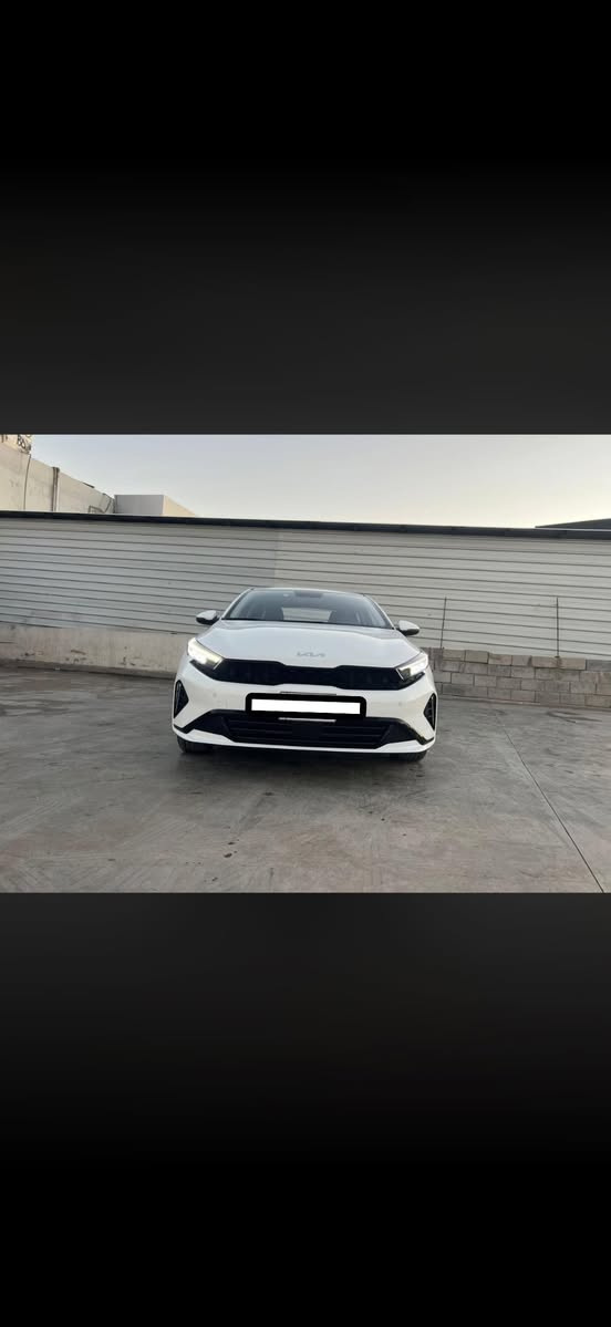 كي 3 موديل 2025 ماشيه 6 الاف مكفوله كفاله عامه رقم اربيل بأسم شركه تحويل او وكاله فتحه بصمه حساس امامي خلفي وباقي المواصفات المعروفة 
السعر 152 وبيها مجال 
***********
