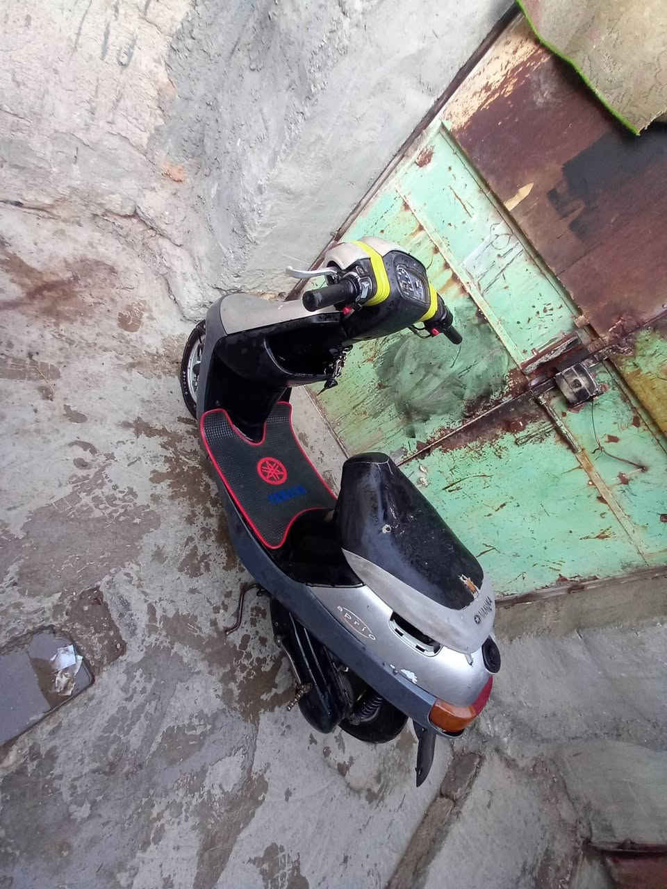 سلام عليكم شباب دراجه بطه للبيع دراجه جاهزه ونضيفه 
من مكينه دبلات تايرات كفرات الاقفاله مال الستيرن والكشن 
كله شغال نقصه فقط يدة السلف حتى باتري بيه جديد وشغال
جاهزه اي نقص مابيه سعره ب200 وبيه مجال بسيط مكاني 
كربلاء حي الغدير ***********
